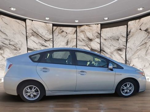 Used 2014 Toyota Prius Four w/ Solar Roof Package FWD image 7