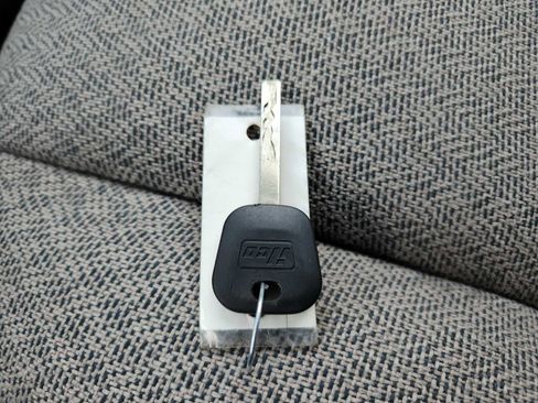 Used 2017 Chevrolet Express 2500 image 24