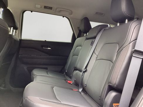 New 2025 Nissan Pathfinder SL w/ Black Appearance Package image 15