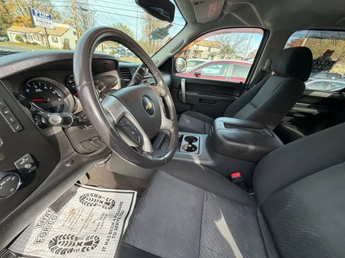 Used 2010 Chevrolet Silverado 1500 LT w/ Power Pack Plus image 9