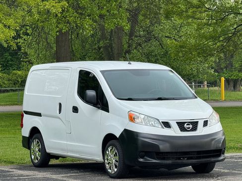 Used 2013 Nissan NV200 S w/ Cruise Control Pkg FWD image 2