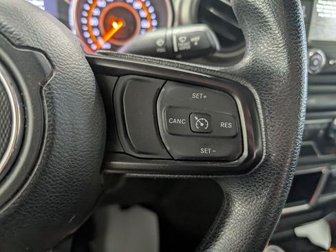 Used 2018 Jeep Wrangler Unlimited Sport AWD/4WD image 17