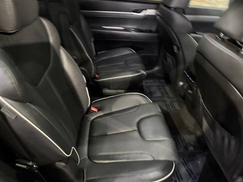 Used 2023 Hyundai Palisade SEL w/ Winter Package AWD/4WD image 34