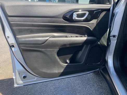 Used 2024 Jeep Compass Latitude w/ Altitude Special Edition image 20