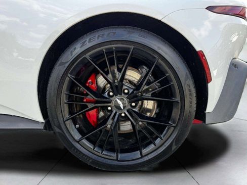 Used 2023 Aston Martin V8 Vantage Coupe image 41