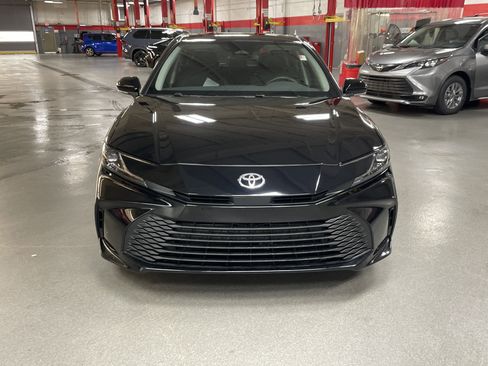 Used 2026 Toyota Camry LE image 3
