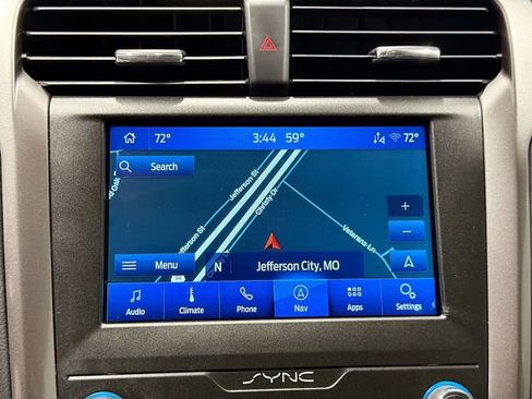 Used 2020 Ford Fusion SE image 12