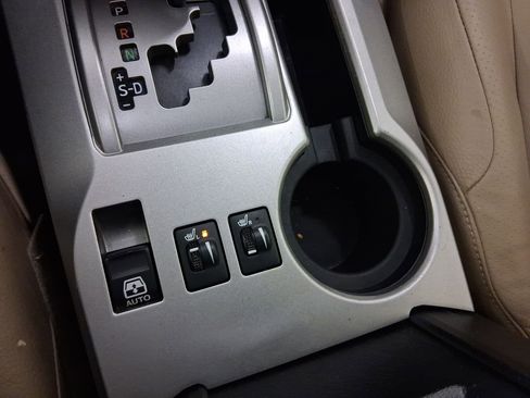 Used 2013 Toyota 4Runner Limited image 30