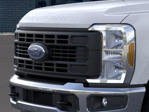 New 2026 Ford F250 XL image 17