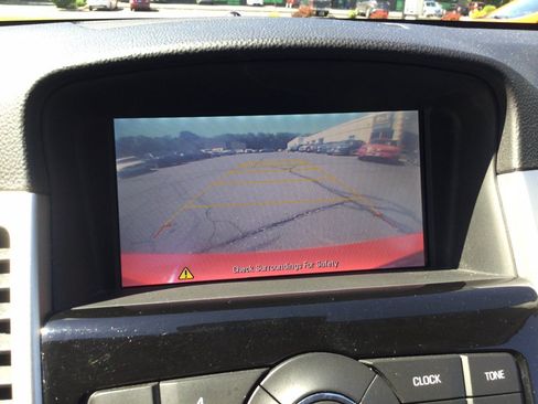 Used 2016 Chevrolet Cruze LT w/ Technology Package FWD image 29