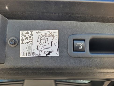 Used 2021 Toyota Sienna Platinum image 11