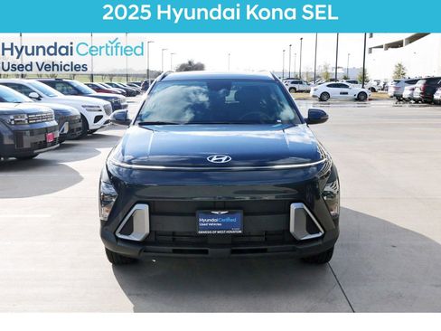 Certified 2025 Hyundai Kona SEL image 3