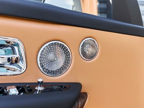 Used 2025 Rolls-Royce Cullinan image 40