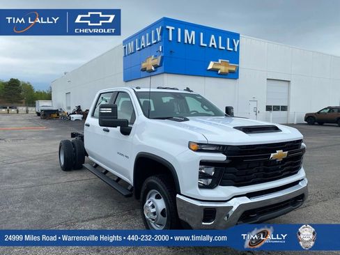 New 2026 Chevrolet Silverado 3500 W/T w/ Snow Plow Prep Package AWD/4WD image 1