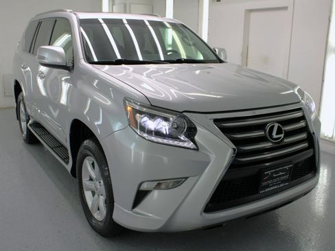 Used 2017 Lexus GX 460 image 11