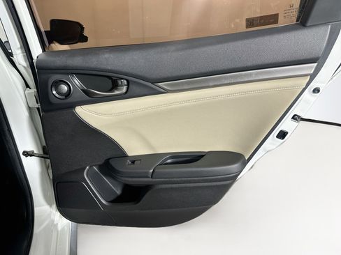 Used 2018 Honda Civic Sport Touring image 29