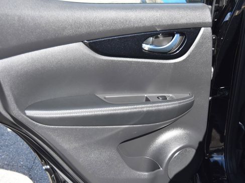 Used 2022 Nissan Rogue Sport SL image 11