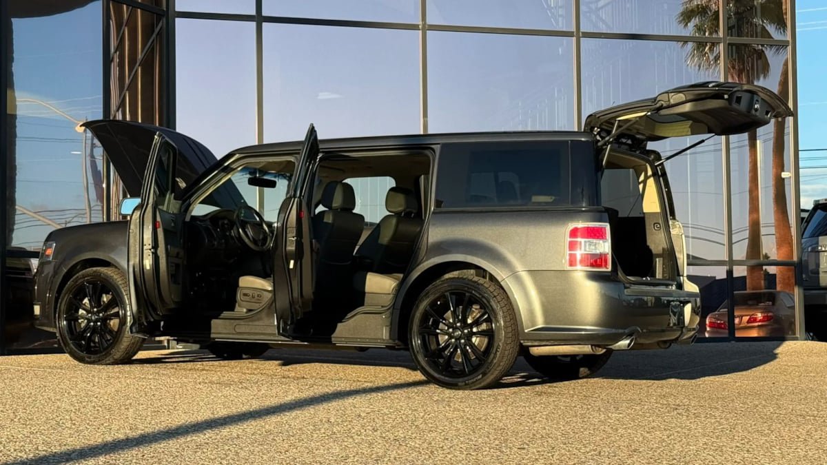 Used 2018 Ford Flex SEL w/ Equipment Group 202A FWD image 26