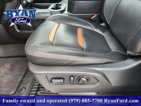 Used 2022 GMC Sierra 2500 AT4 w/ AT4 Premium Plus Package AWD/4WD image 17