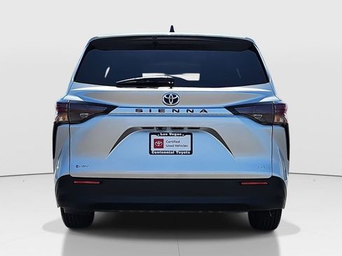 Certified 2025 Toyota Sienna LE FWD image 6