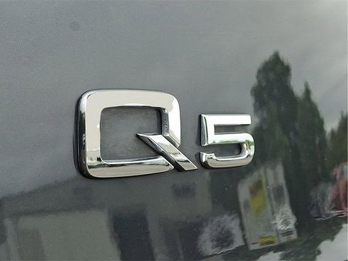 Used 2019 Audi Q5 2.0T Premium Plus w/ Premium Plus Package image 30