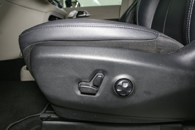Used 2024 Chrysler Pacifica Limited FWD image 39