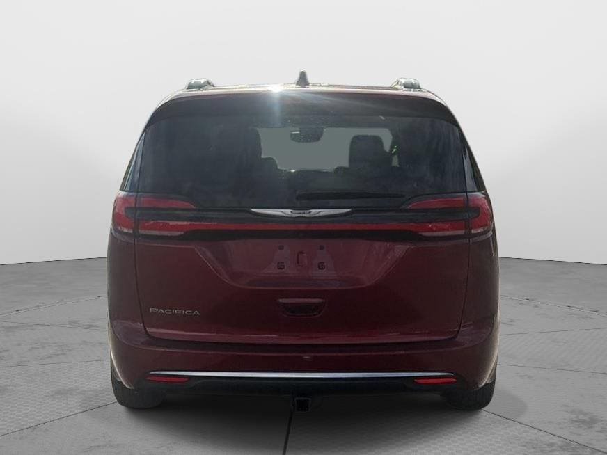 Used 2022 Chrysler Pacifica Touring-L FWD image 6