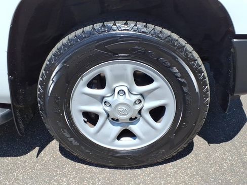 Used 2019 Toyota Tundra SR AWD/4WD image 13