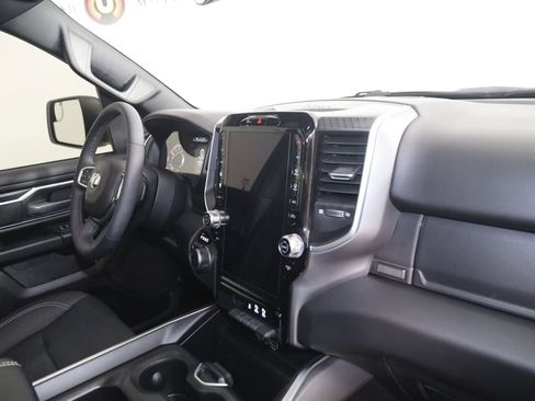 Used 2025 RAM 1500 Big Horn AWD/4WD image 38