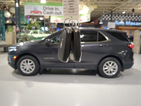 Used 2023 Chevrolet Equinox LT AWD/4WD image 4