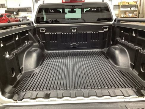 Used 2018 Chevrolet Colorado Z71 image 14