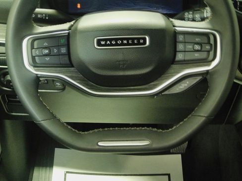 Used 2024 Jeep Wagoneer L Series II w/ Flexible Seating Group image 13