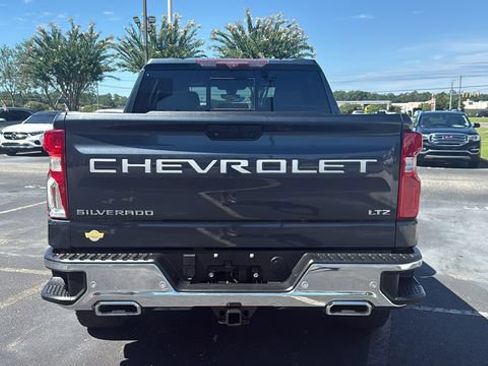 Used 2022 Chevrolet Silverado 1500 LTZ w/ Technology Package AWD/4WD image 6