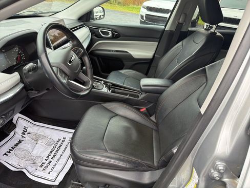 Certified 2022 Jeep Compass Limited image 12