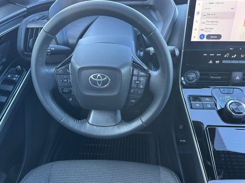 Used 2025 Toyota bZ4X FWD image 15