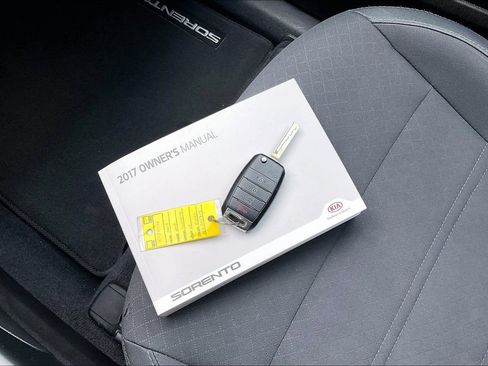 Used 2017 Kia Sorento LX FWD image 10