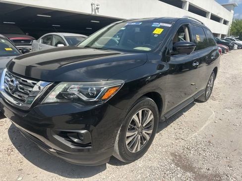 Used 2018 Nissan Pathfinder SL image 4