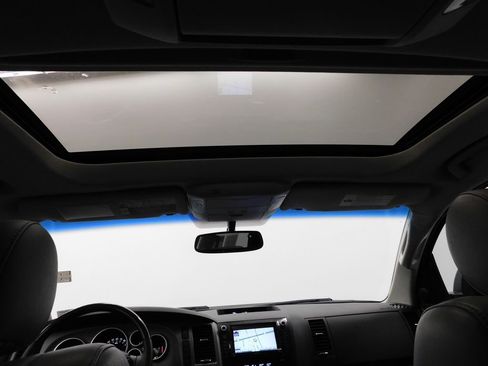 Used 2012 Toyota Sequoia Platinum image 22