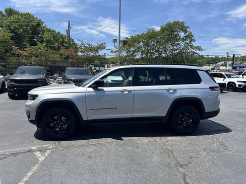 Used 2025 Jeep Grand Cherokee L Limited w/ Luxury Tech Group II AWD/4WD image 6
