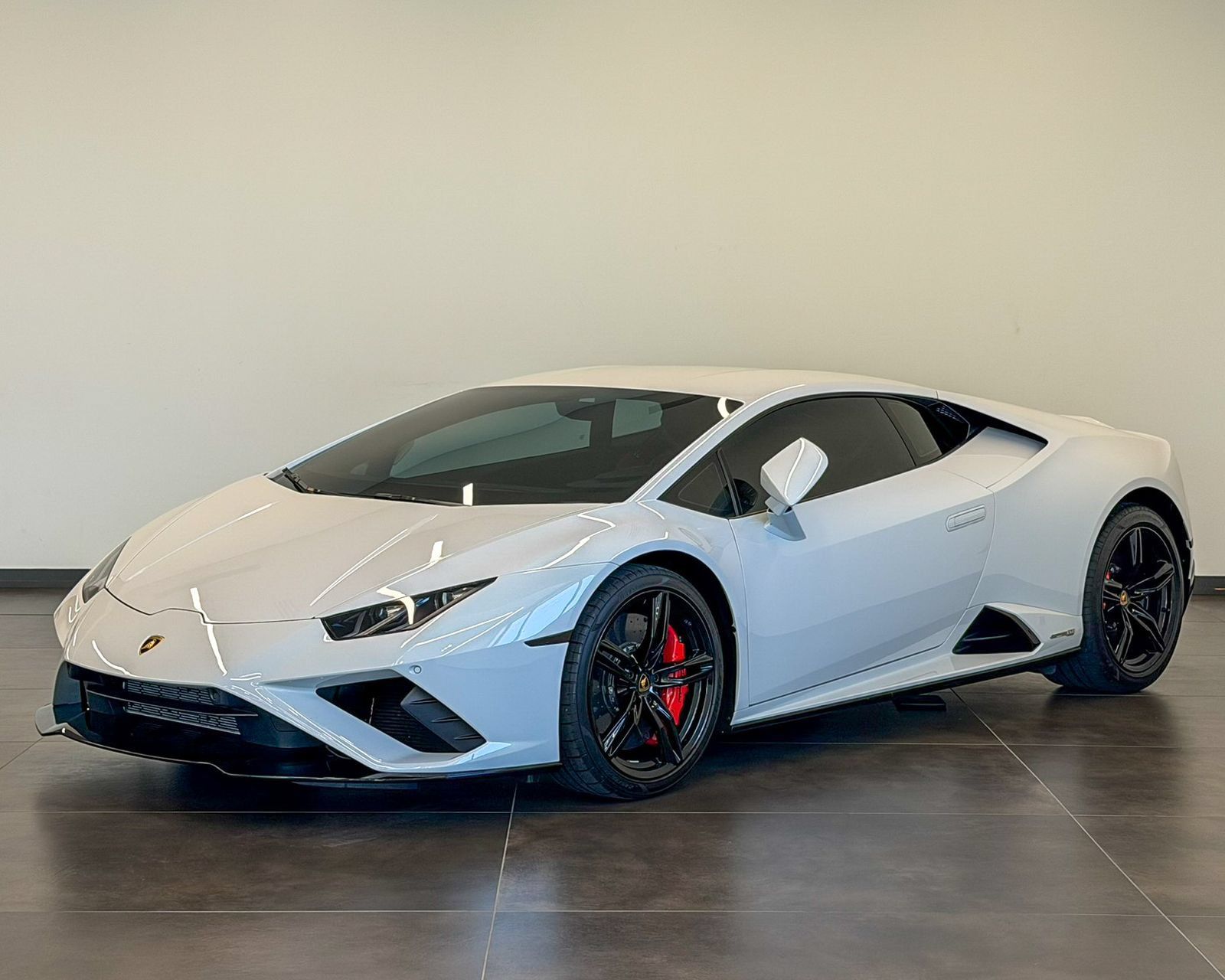 Used 2022 Lamborghini Huracan EVO RWD image 1
