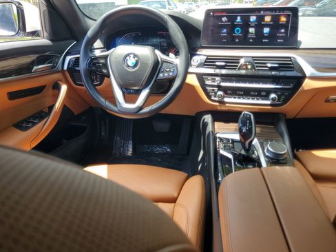 Used 2022 BMW 530i xDrive w/ Convenience Package image 16