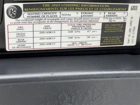 Used 2024 Land Rover Defender 90 S image 52