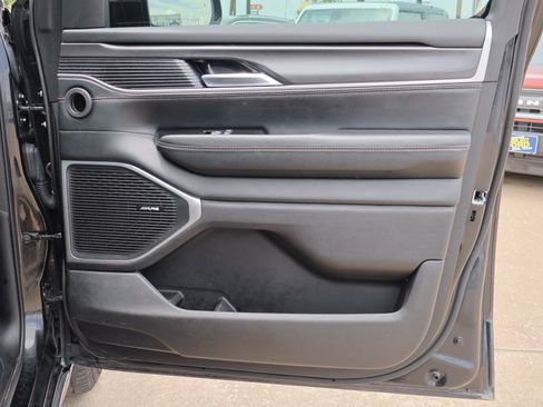 Used 2023 Jeep Wagoneer 4WD image 42