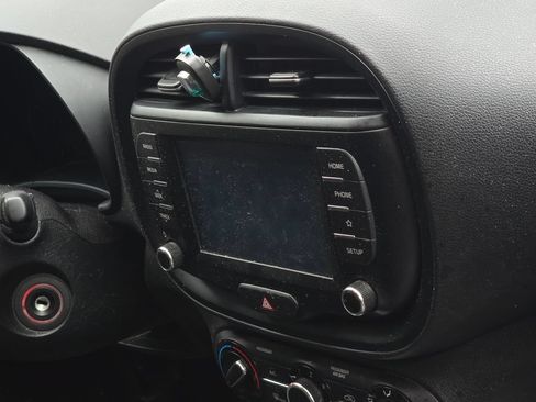 Used 2021 Kia Soul LX FWD image 8