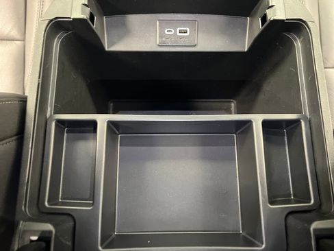 Used 2025 Chevrolet Tahoe Z71 image 44