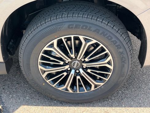 New 2026 Nissan Armada SL w/ Captain's Chari Seat Package AWD/4WD image 8