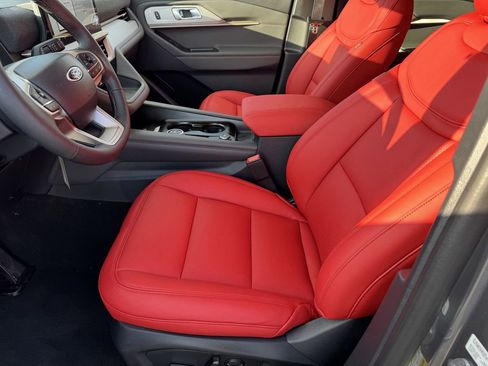 New 2025 Ford Explorer Active w/ Active Comfort Package RWD image 10