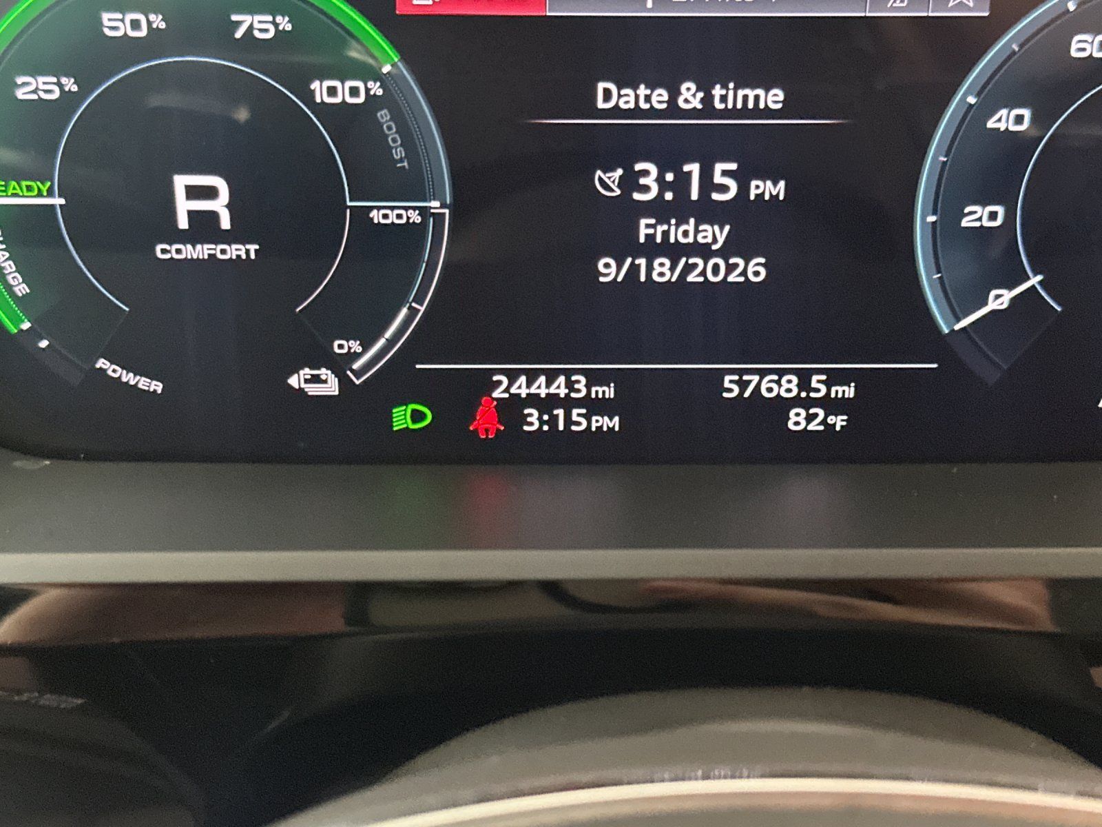 Used 2024 Audi Q8 e-tron Premium Plus w/ Premium Plus Package AWD/4WD image 27