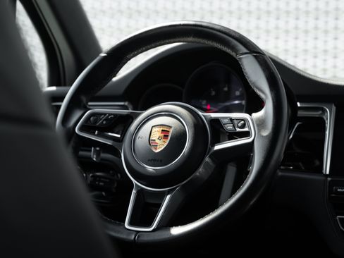 Used 2019 Porsche Macan AWD/4WD image 10