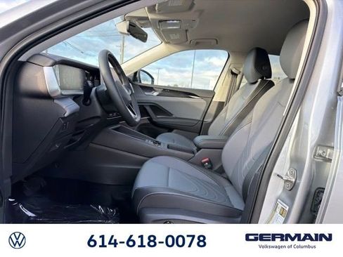 New 2026 Volkswagen Tiguan SE image 21